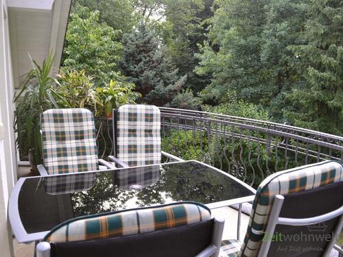 Balkontisch mit 4 Stühlen - (EF0754_M) Dresden: Kleinzschachwitz, geschmackvoll möbliertes Luxusapartment mit WLAN, 2 Balkons, Kamin und Klimaanlage