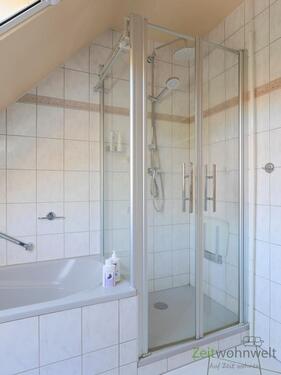 Dusche und Wanne - 