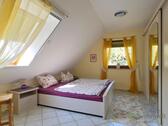 Blick ins Schlafzimmer - 