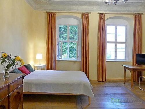 herrschaftlicher Wohnraum - (EF0562_M) Dresden: Helfenberg, möblierte Wohnung im denkmalgeschütztem historischen Schloss, TV, WLAN inkl.