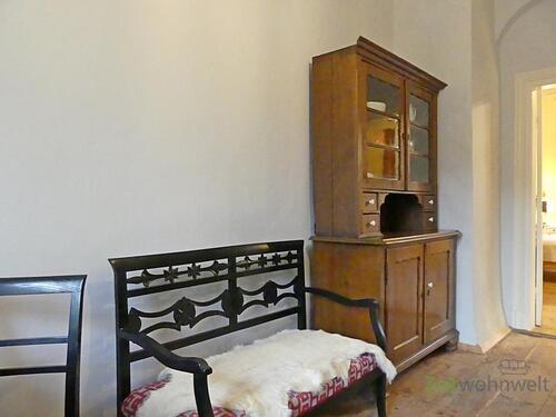 Küchenbank und Vitrine - 