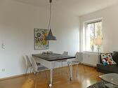 Esstisch im Wohnzimmer - Etagenwohnung mit 48,00 m&sup2; in Dresden zur Miete