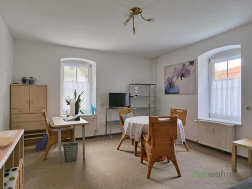 Blick ins Wohnzimmer - 2 Zimmer Etagenwohnung in Eisenach