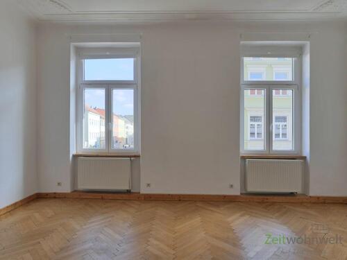 zwei Schlafzimmerfenster - 