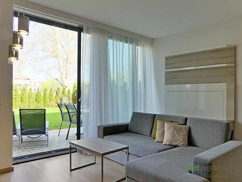 Wohncouch und Terrassenausgang - 2 Zimmer Etagenwohnung in Dresden