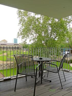 überdachter Balkon - 3 Zimmer Etagenwohnung in Dresden