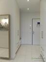 Wohnungsflur mit Garderobe - 