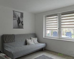 (EF0294_M) Gotha: Dachwig, modern möbliertes Apartment mit Terrasse in ruhiger Wohnlage, an Wochenendheimfahrer