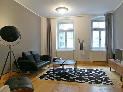 Wohnzimmer mit Designermöbeln - (EF0438_M) Dresden: Äußere Neustadt, Top-modern möblierte Oase der Ruhe im angesagten City-Szeneviertel
