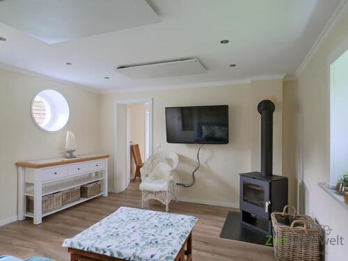 Kamin im Wohnzimmer - (EF1311_M) Göttingen: Hann-Münden, ruhiges kleines möbliertes Wohnhaus mit Kamin, Terrasse, Service inklusive