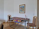 kleiner Esstisch - 2 Zimmer Etagenwohnung in Chemnitz