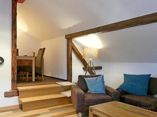 Arbeitsecke 2 Stufen höher - 2 Zimmer Etagenwohnung in Dresden