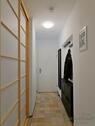 Wohnungsflur mit Garderobe - 
