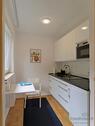 separate Küche mit Klapptisch - 