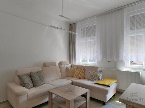 großes Ecksofa - 2 Zimmer Etagenwohnung zur Miete in Egeln