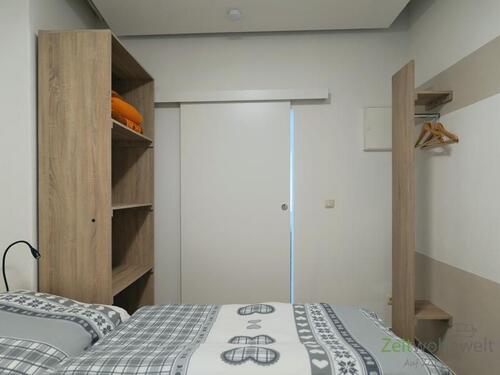 Schlafzimmerschrank und Garderobe - 