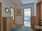 großer Wohnungsflur - 