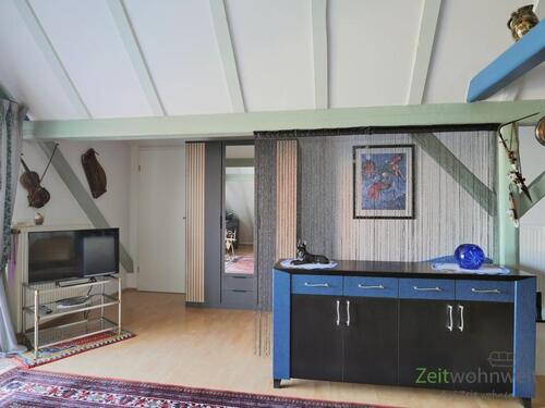 TV, Keiderschrank, Kommode - Etagenwohnung mit 53,00 m² in Neuhof zur Miete