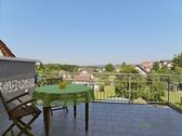 tiefblauer Himmel zum Fototermin - (EF1173_M) Fulda: Neuhof, möbliertes ruhiges Apartment mit großem Balkon im OT Hattenhof, WLAN inklusive