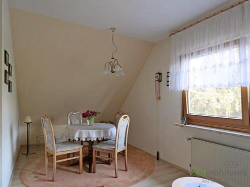 Esstisch im Wohnzimmer - 2 Zimmer Etagenwohnung zur Miete in Dresden