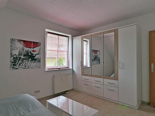 Kleiderschrank im Schlafzimmer - 