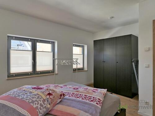 großer Kleiderschrank - 