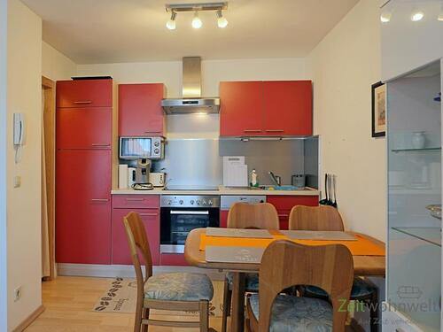 Küche und Esstisch - 2 Zimmer Etagenwohnung in Jena