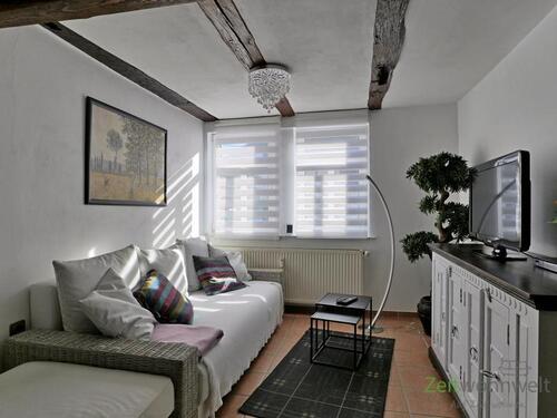 Blick in den Wohnbereich - (EF0958_M) Kassel-Landkreis: Niestetal, möblierte 2-Zimmer-Wohnung mit WLAN, Waschmaschine und Trockner