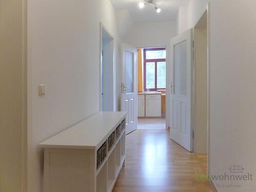 heller Wohnungsflur - 