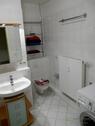 Waschbecken, WC, Waschmaschine - 