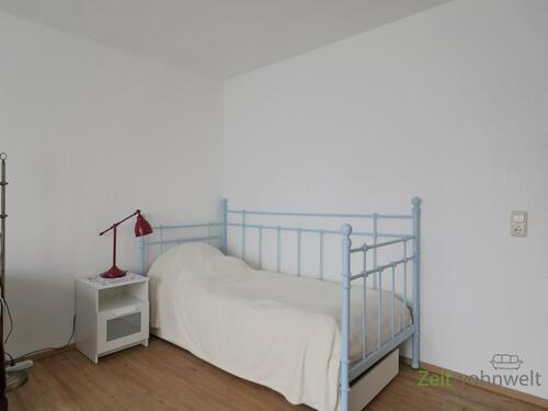 Einzelbett - 1 Zimmer Etagenwohnung in Langebrück