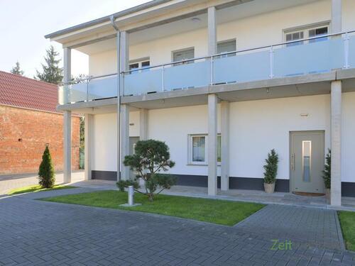 gepflegte Außenanlage - 