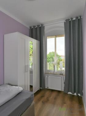 Kleiderschrank im Schlafzimmer - 