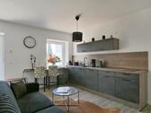 Küchenzeile mit Tresen - 1 Zimmer Etagenwohnung zur Miete in Irxleben
