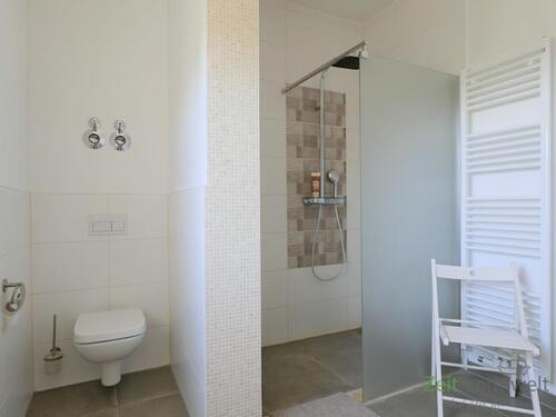 WC und bodentiefe Dusche - 