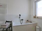 kleine Wanne im Bad - 