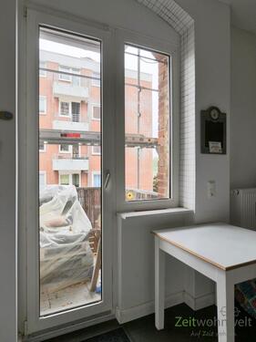 Küchenbalkon noch eingerüstet - 