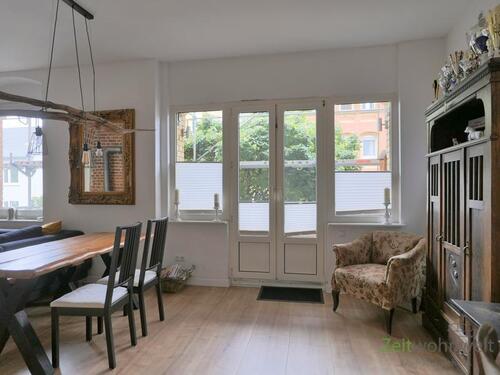 Blick zum eingerüsteten Balkon - 