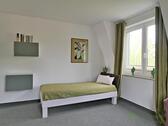 linkes Bett - 3 Zimmer Etagenwohnung zur Miete in Dresden