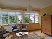 Blick ins Wohnzimmer - (EF1172_M) Meiningen: Untermaßfeld, geschmackvoll neu möblierte Wohnung in Landhaus-Stil, Gäste-WC, Garten