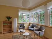 gemütliche Sitzecke - 2 Zimmer Etagenwohnung zur Miete in Untermaßfeld