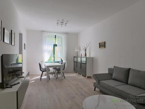 Blick ins Wohnzimmer - (EF1420_M) Dresden: Radebeul, Erstbezug in neu sanierte und neu möblierte Wohnung, PKW-Stellplatz inklusive