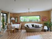 Esstisch und Sofa im Wohnzimmer - (EF1419_M) Göttingen: Duderstadt, möbliertes Apartment mit Kamin, Terrasse und separatem Hauseingang
