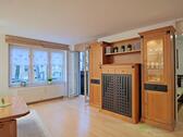 beleuchtete Schrankwand - Etagenwohnung mit 44,00 m&sup2; in Erfurt zur Miete