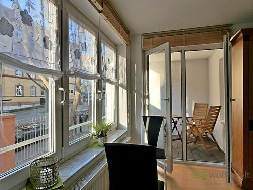 Fensterfront und Balkon - 2 Zimmer Etagenwohnung zur Miete in Erfurt