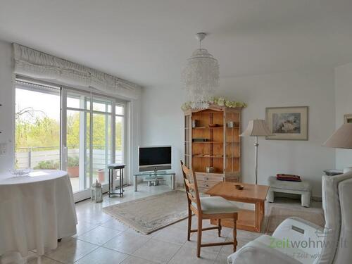 Blick ins Wohnzimmer - (EF0981_M) Kassel-Stadt: Bad Wilhelmshöhe, helle möblierte 2-Zimmer-Wohnung mit Balkon, WLAN und großer Einzelgarage