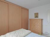 XXL-Kleiderschrank und Kommode - 