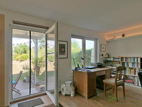 Schreibtisch am Fenster - 