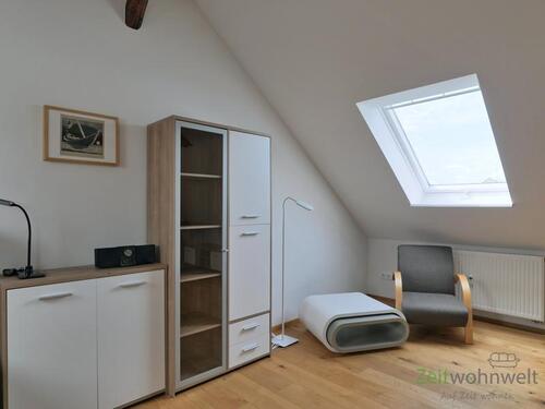 Sessel und Leselampe - 