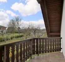 (EF0657_M) Gotha: Gotha, große freundliche 2-Zimmer-Wohnung mit Balkon in ruhiger Wohnlage, WLAN, Carport, Service inkl.
